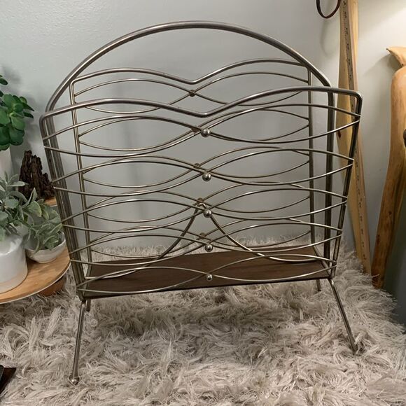 Vintage Metal Mid-Century Modern Style Magazine Rack - Picture 6 of 17